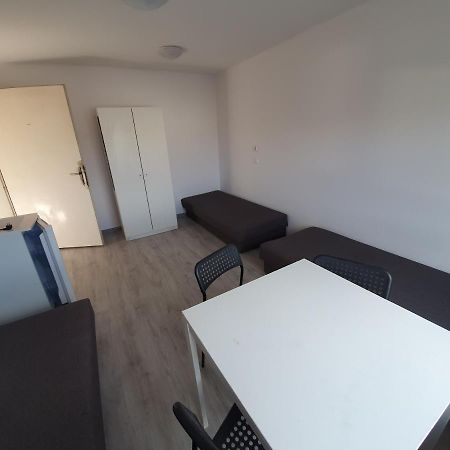 Riviera Rybnik Hostel รืบนิค ภายนอก รูปภาพ