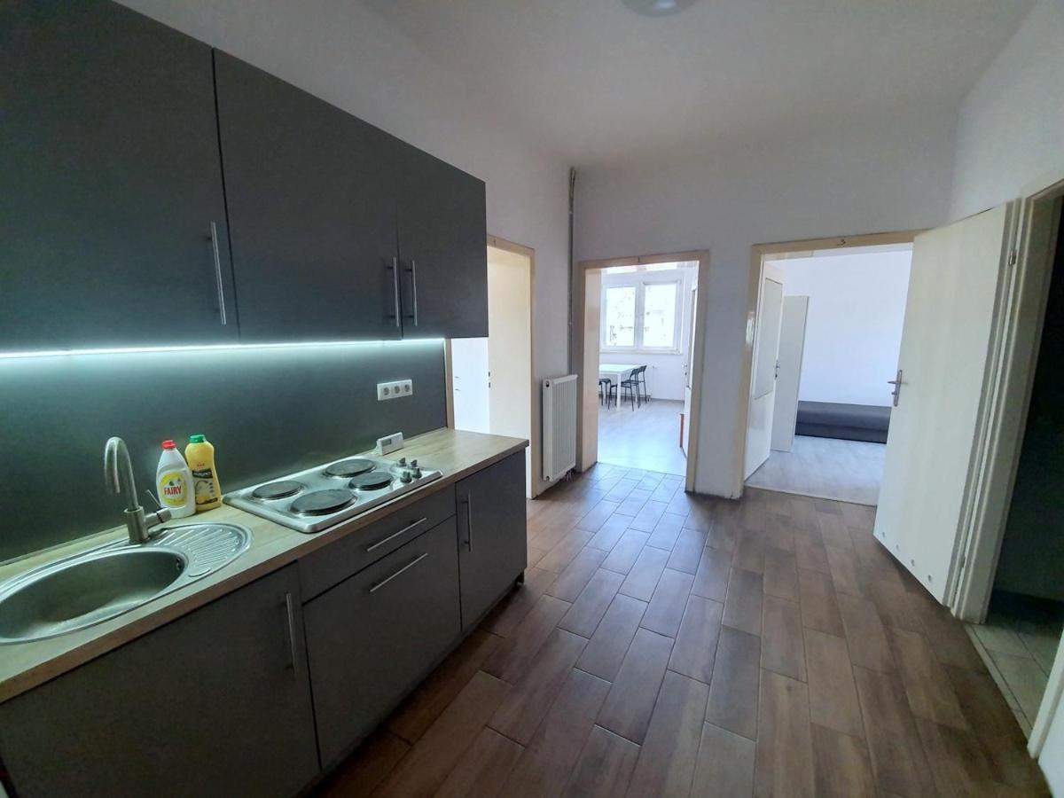 Riviera Rybnik Hostel รืบนิค ภายนอก รูปภาพ